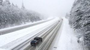 Справжній зимовий шторм вирує на північному заході США