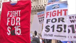 Робочі вийшли на вулиці Чикаго, щоб поборотися за 15 доларів на годину