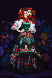 “Міс Україна-Всесвіт – 2016”. Олена Сподинюк представила національний костюм для конкурсу