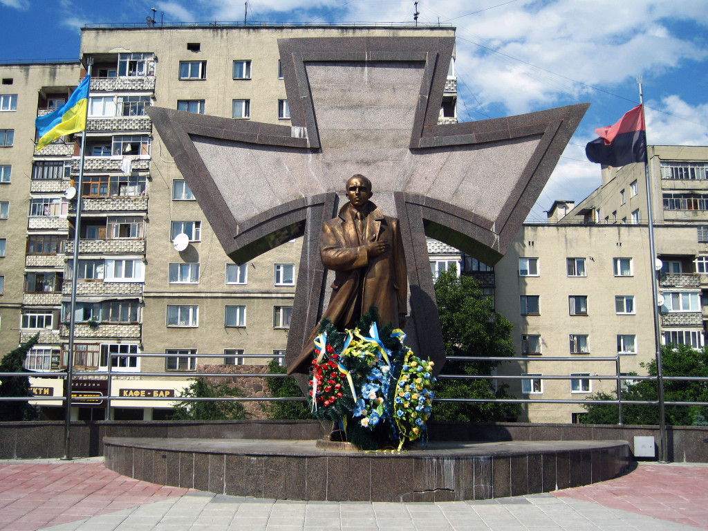 Пам'ятник Степанові Бандері в Івано-Франківську