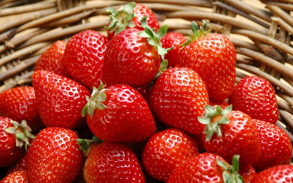 Не лише смачна, а й корисна: 5 причин їсти полуницю