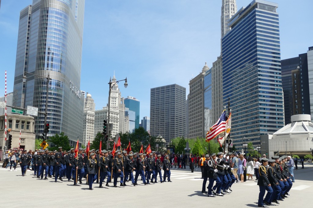 На День пам&#8217;яті жителі Чикаго заполонили пляжі та паради
