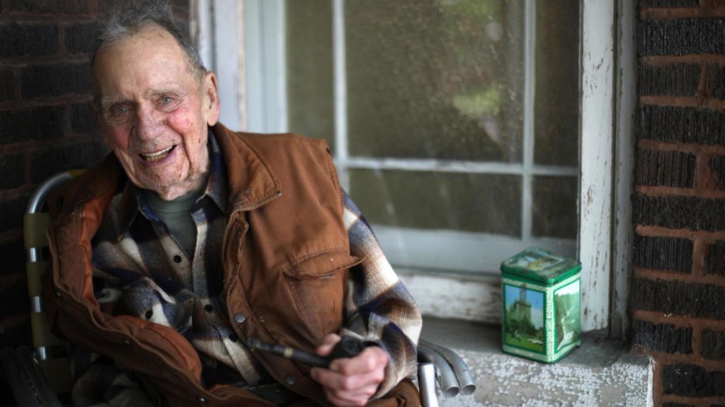 98-річний житель Чикаго пожертвував акції Walgreens, які він купив кілька десятиліть тому. Теперішня їх ціна – 2 мільйони доларів