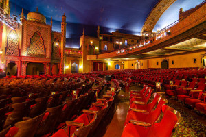 1 жовтня Regal Theater заново відкриється, як театр «Голограми»