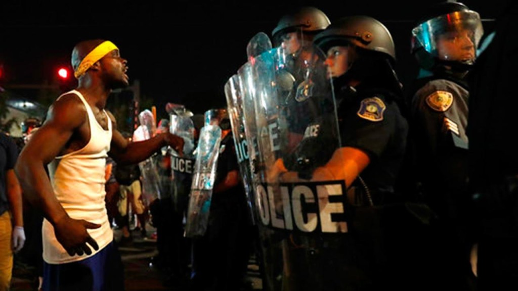 Після 120 арештів під час заворушень у Сент-Луїсі протести відновились