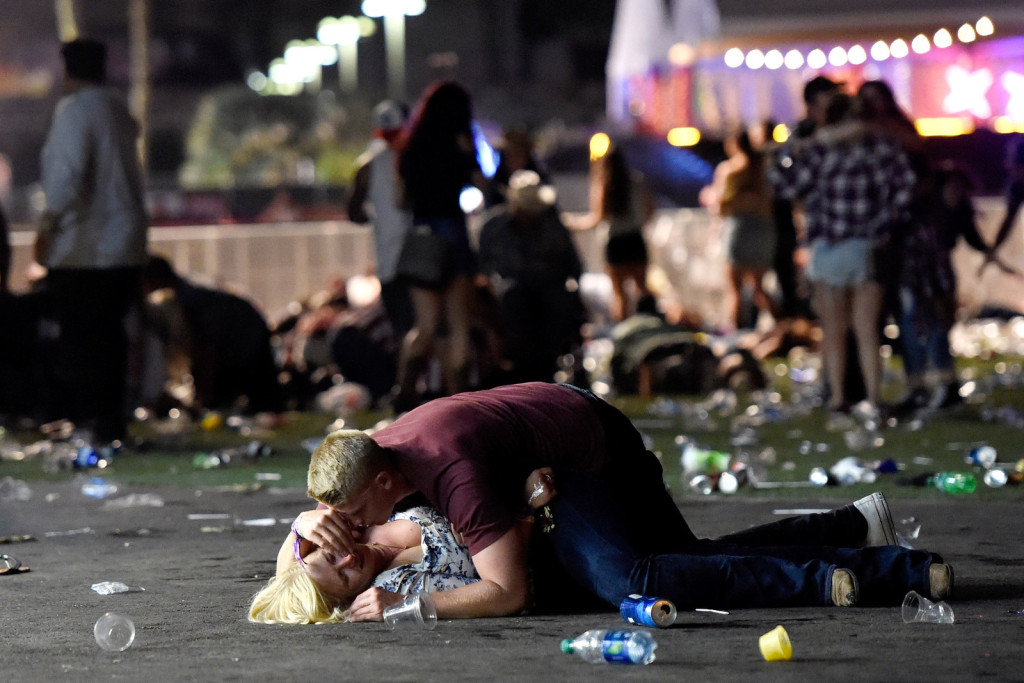 Кількість смертей від стрілянини в Вегасі зросла до 59, очевидного зв&#8217;язку з міжнародним тероризмом не спостерігається