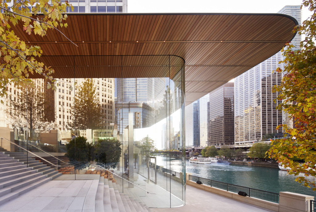 Apple на Michigan Avenue розпочав свою роботу в Чикаго з вечірки