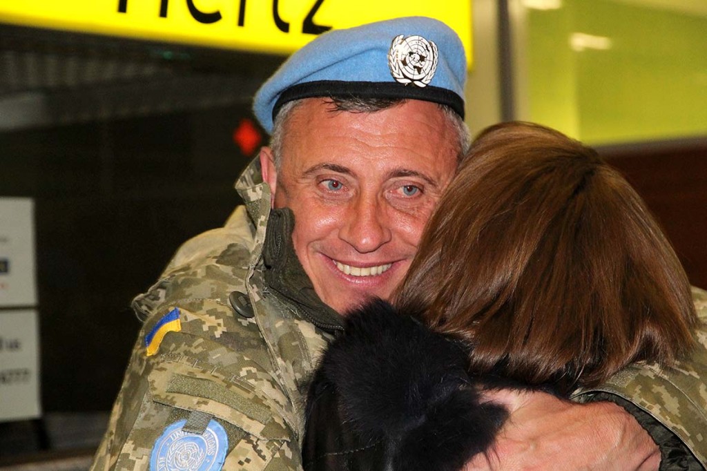 До Львова прибув перший літак з 75 українськими миротворцями, які протягом року виконували миротворчу місію у Демократичній Республіці Конго