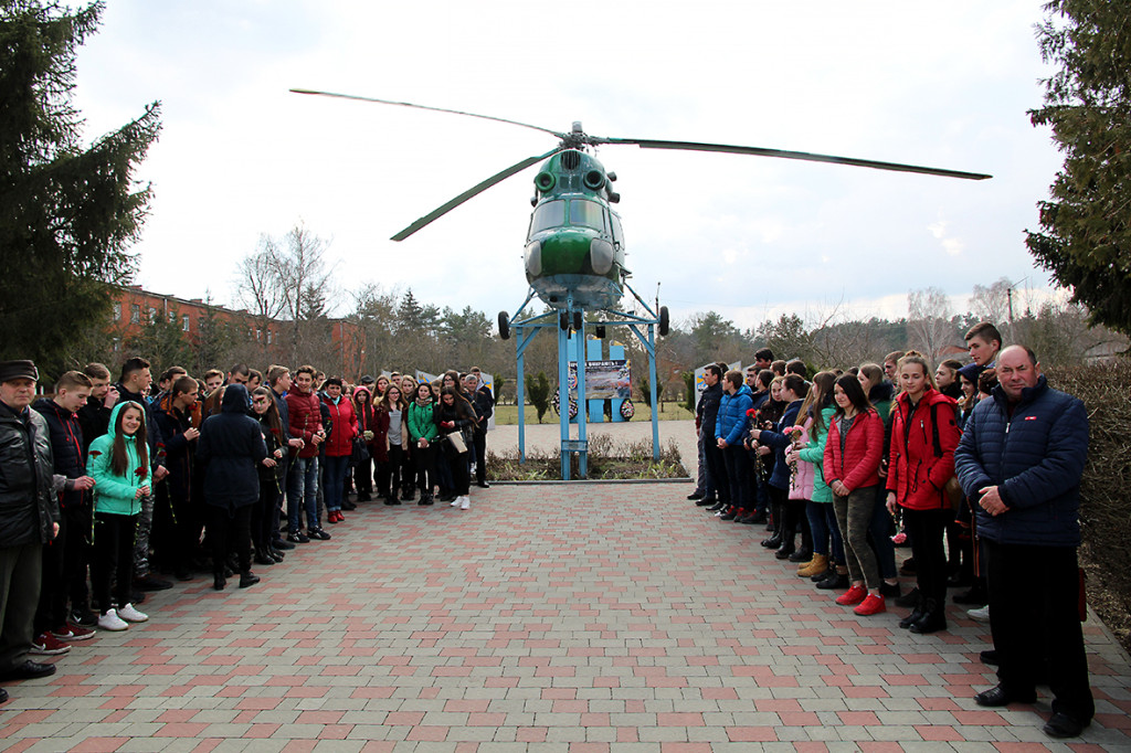 Учні старших класів Львівщини відвідали 16 окрему бригаду армійської авіації