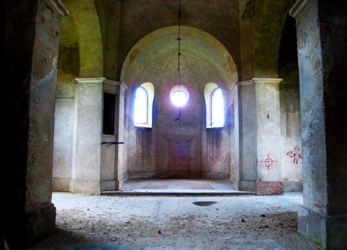 100 фото покинутих українських храмів Польщі