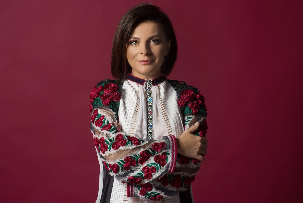 Оксана Муха: Українська пісня не потребує блимання світла і шоу-моментів, це є пісня серця