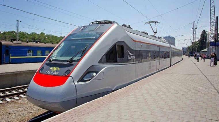 Зі Львова до курортного міста Болгарії відтепер можна дістатися потягом