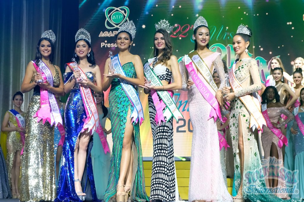Українка здобула титул Miss Tourism Global 2019/20 на конкурсі в Малайзії