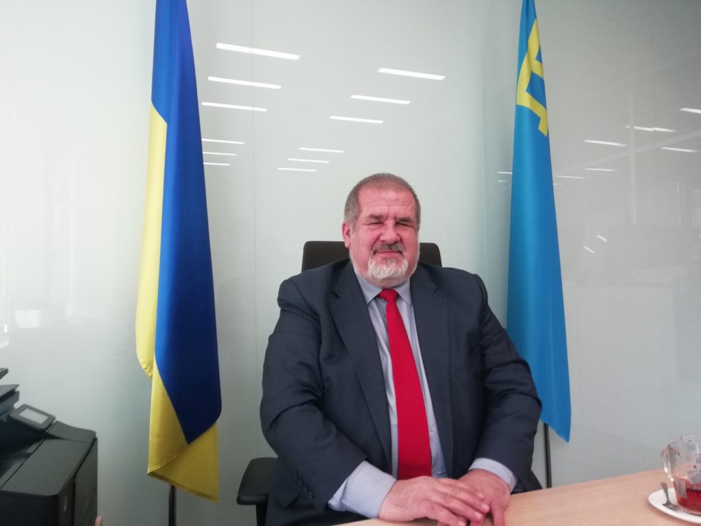 РЕФАТ ЧУБАРОВ: “МИ НАМАГАЄМОСЯ, ЩОБ НІХТО НЕ ПОКИДАВ КРИМ”