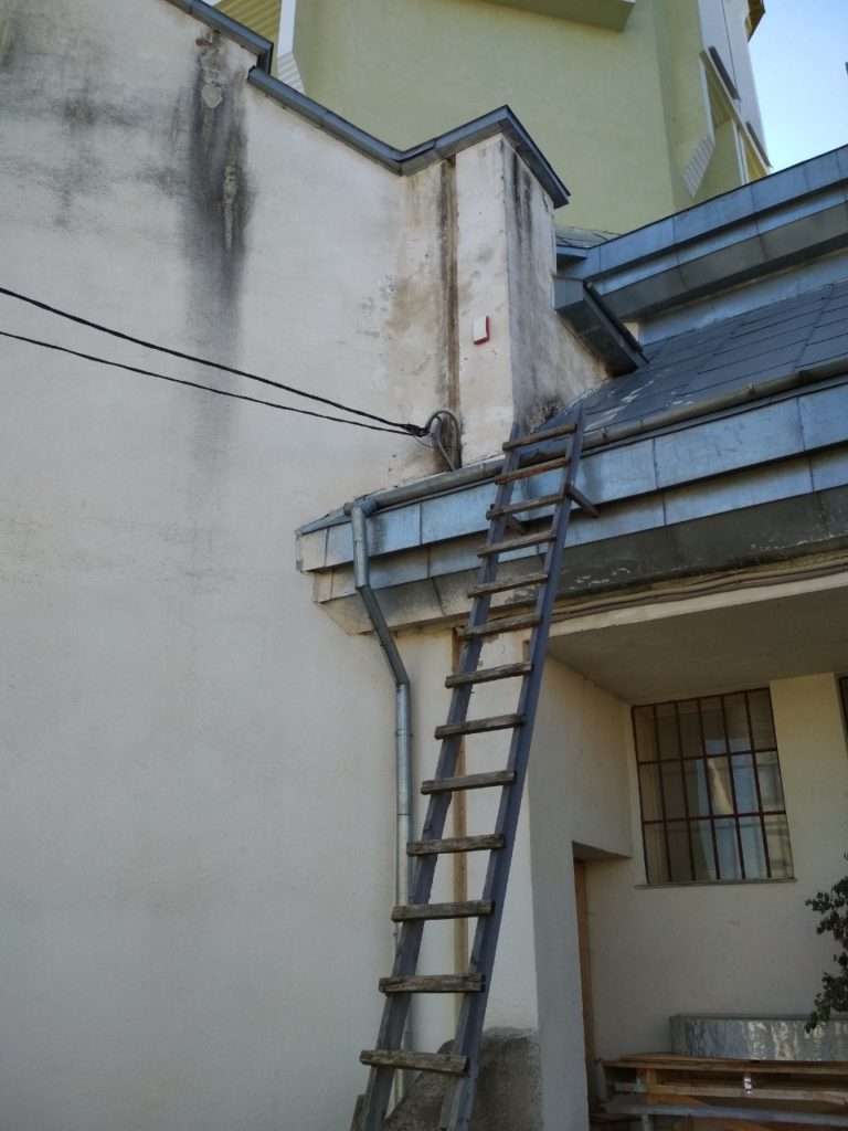 Допоможіть зробити ремонт даху церкви!