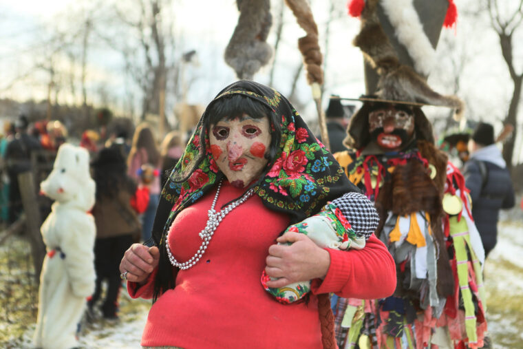 КРАСНОЇЛЬСЬКА МАЛАНКА або Український Карнавал на Буковині