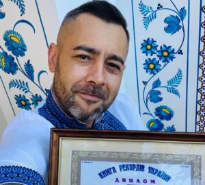 Розпис «петриківкою» храму ПЦУ в Маріуполі потрапив до Книги рекордів України