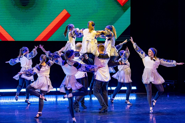 Осінній тріумф танцювального ансамблю “Громовиця” в Чикаго