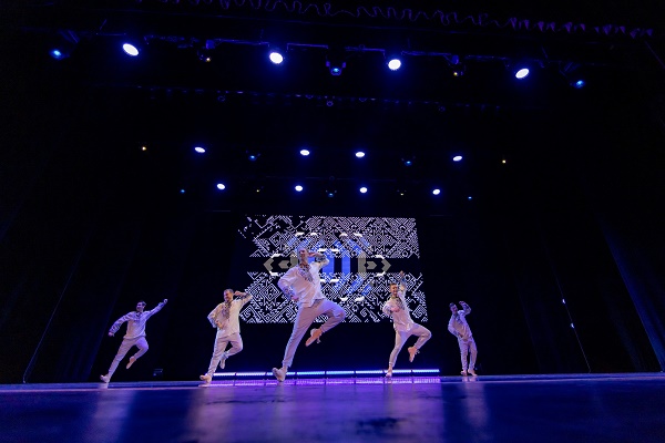Осінній тріумф танцювального ансамблю “Громовиця” в Чикаго