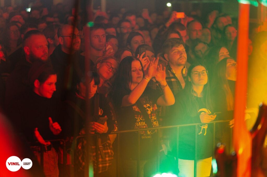 У Львові відбувся концерт гурту КОМУ ВНИЗ: зібрані майже 50 тис. грн скерують на тепловізор для ЗСУ