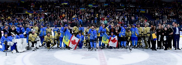 Українські хокеїсти зібрали у Канаді понад мільйон доларів