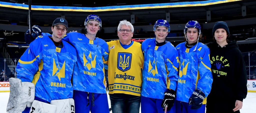 Українські хокеїсти зібрали у Канаді понад мільйон доларів