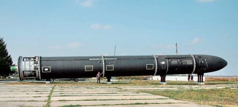 10 міфів про ядерне роззброєння України Міф 4: “В Україні була не ядерна зброя, а лише купа небезпечного брухту”