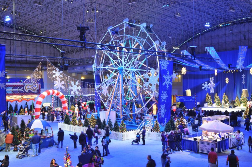 It Must Be Christmas. The Holidays in Chicago