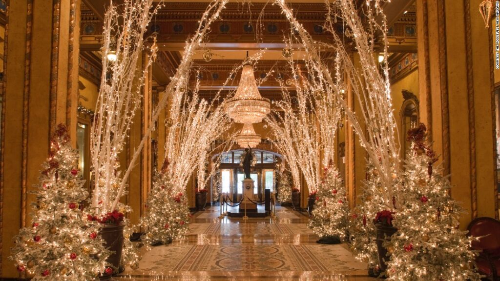 It Must Be Christmas. The Holidays in Chicago