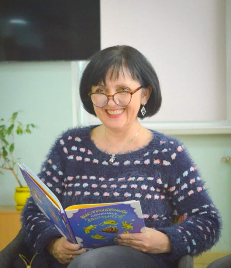 ДАРА КОРНІЙ: “ЗЛО БРЕХЛИВЕ ТА ПІДСТУПНЕ. ВОНО Б’Є ТОДІ, КОЛИ ТИ НАЙВРАЗЛИВІШИЙ”