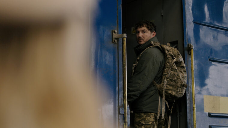 “Вона не знає молитви”: вражаюча історія кохання у новому кліпі Павла Табакова