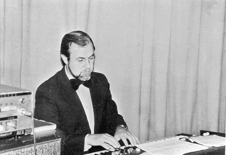 Михайло Мануляк – батько ВІА “Ватра”