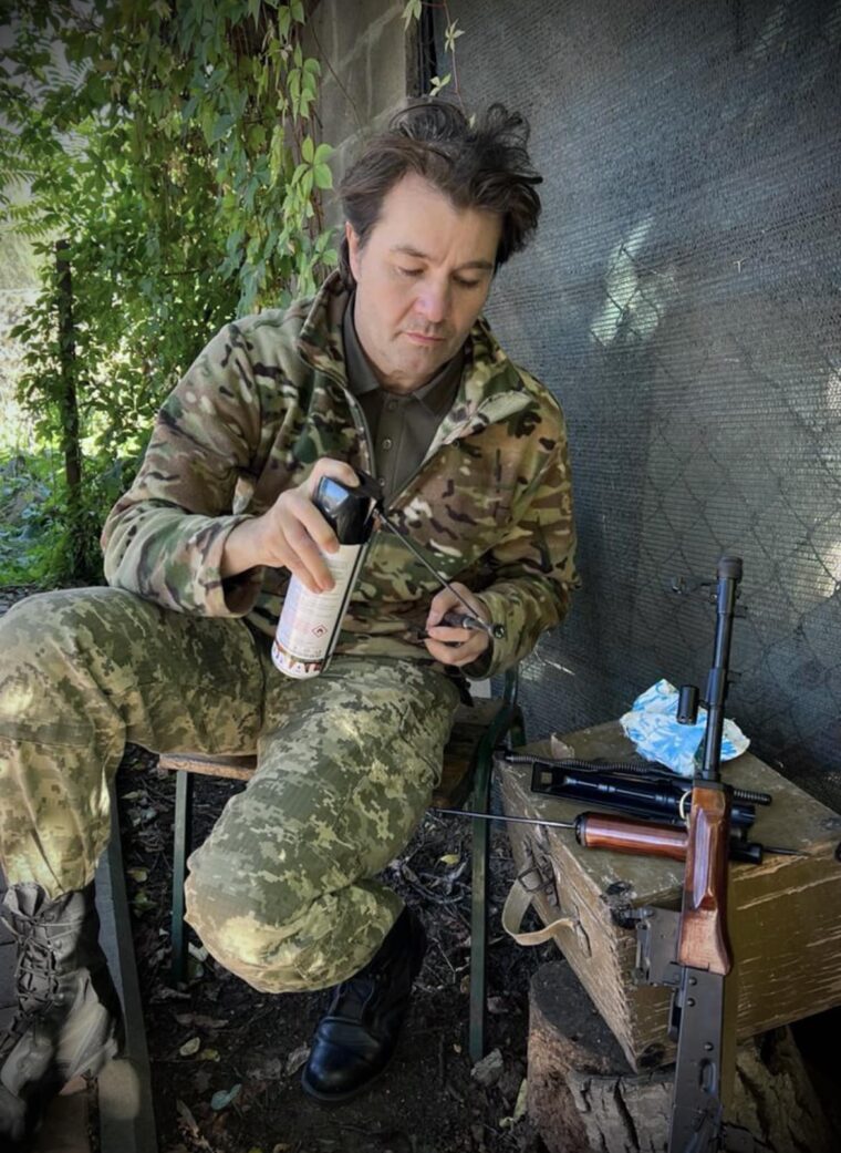 ЄВГЕН НИЩУК: &ldquo;СНАРЯД, ЩО ЛЕТІВ НАД НАМИ, ЯКИМОСЬ ДИВОМ НЕ ВИБУХНУВ&rdquo;