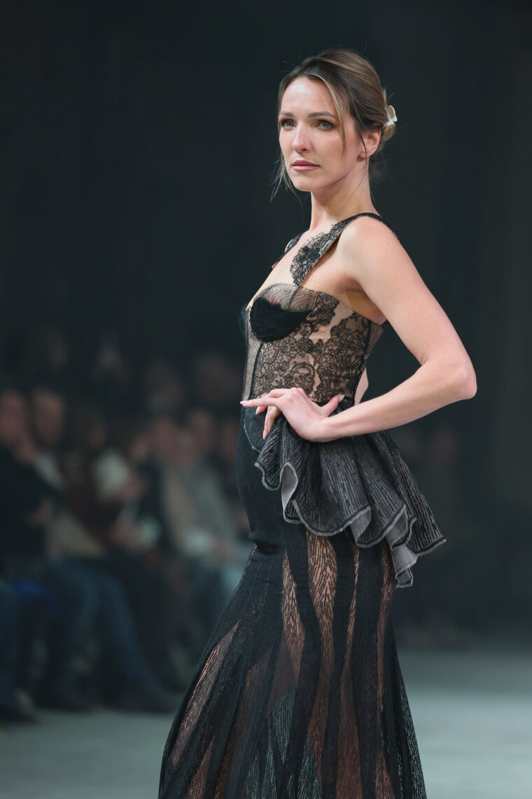 Любов і Воїни: Караванська представила у Львові перформенс-дефіле &laquo;Любов &mdash; це талісман&raquo;