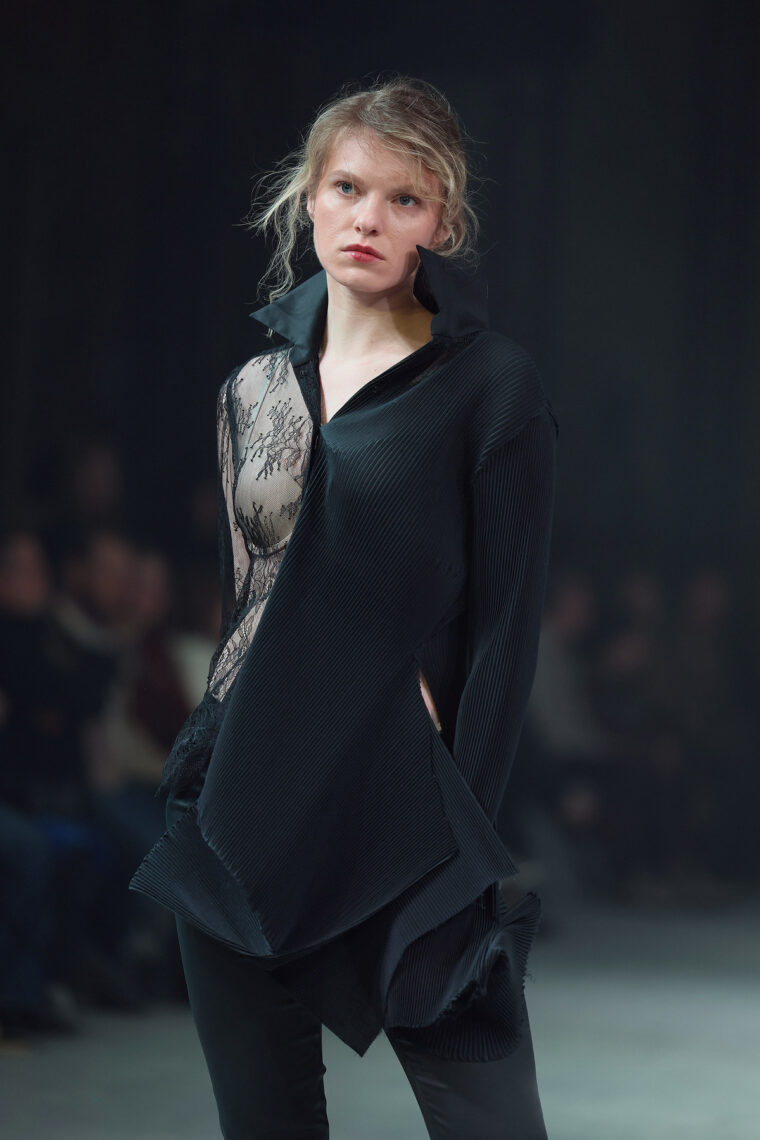 Любов і Воїни: Караванська представила у Львові перформенс-дефіле &laquo;Любов &mdash; це талісман&raquo;