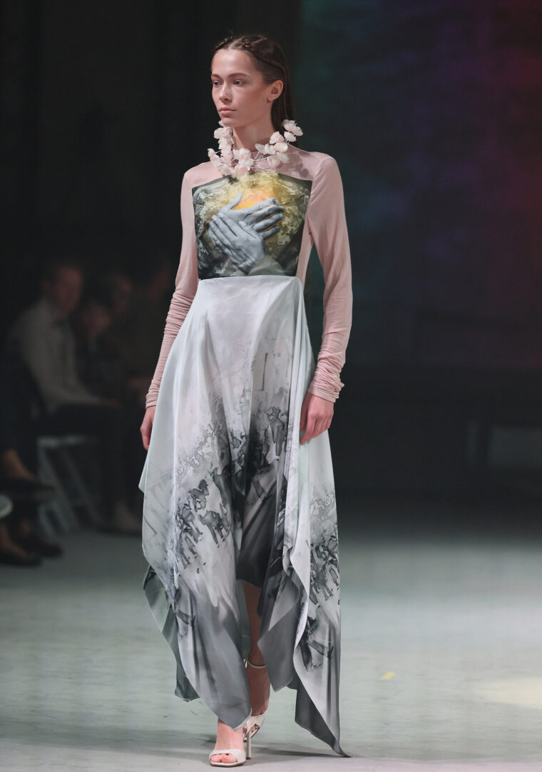 Любов і Воїни: Караванська представила у Львові перформенс-дефіле &laquo;Любов &mdash; це талісман&raquo;