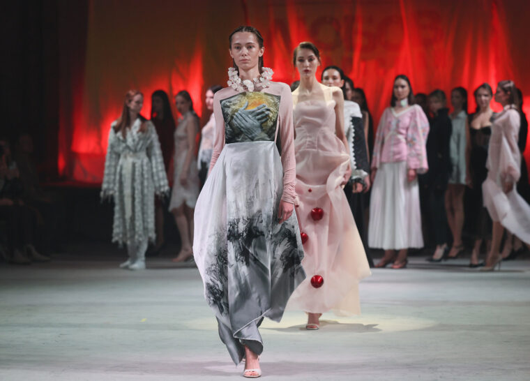 Любов і Воїни: Караванська представила у Львові перформенс-дефіле &laquo;Любов &mdash; це талісман&raquo;