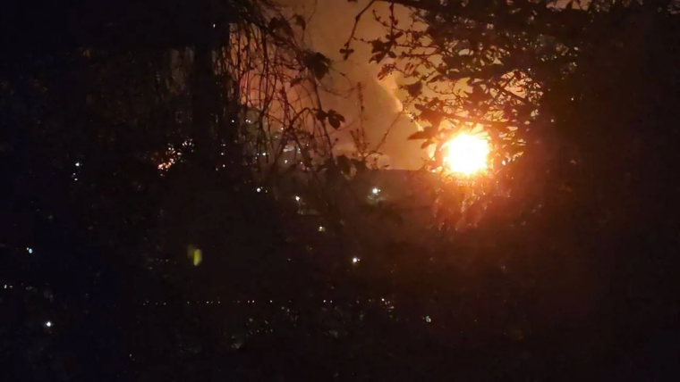 Після чотирьох діб пожежі &ndash; повторний удар: БпЛА атакували Туапсе, росіяни прокинулись від вибухів