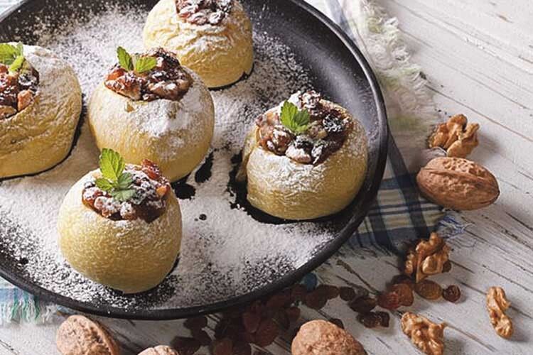 Смачні страви з яблуками для родини і гостей