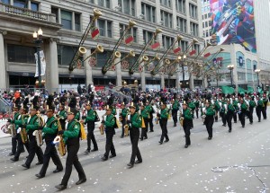 Парад до Дня подяки приніс в Чикаго танці, оркестри, флотилії і море радості