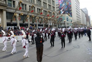 Парад до Дня подяки приніс в Чикаго танці, оркестри, флотилії і море радості